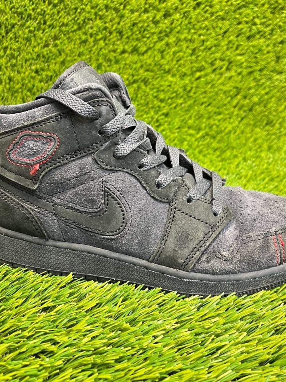 Nike Air Jordan 1 Mid Craft Boys Size‎ 4Y Black Athletic Suede Shoes Sneakers